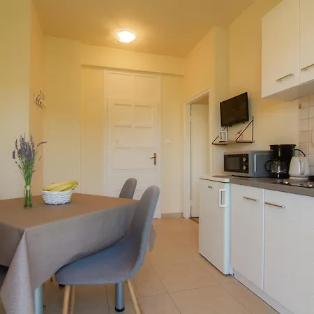 Appartement & Sanja Rab Town
