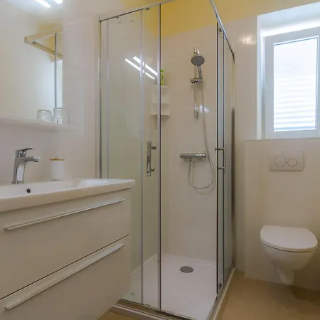 Apartament & Sanja *
