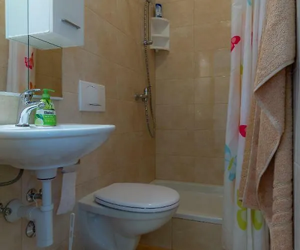 דירה & Sanja ראב