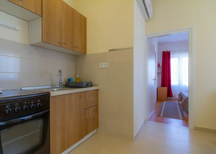 & Sanja דירה ראב